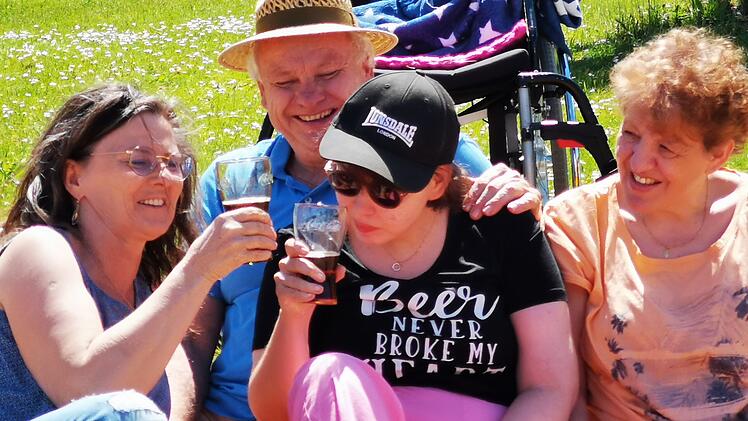 Burgebrach: Noch einmal Cocktail am Strand - Wünschwagen beschert Anja "wunderschönen Tag"