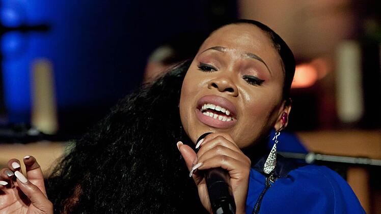 Gefeiertes Gastspiel: "The Best of Black Gospel" in der Heilig-Kreuz-Kirche Coburg.Foto: Jochen Berger