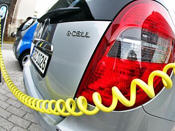 Im Kasendorfer Ortskern wird es auch künftig keine Ladesäule für Elektro-Autos geben. Der Gemeinderat lehnte ein Angebot der Bayernwerk AG ab.  Symbolfoto: Jan Woitas, dpa