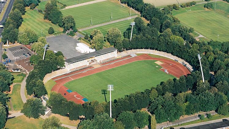 Das Willy-Sachs-Stadion in Schweinfurt wird künftig nur noch Sachs-Stadion heißen. Das hat der Stadtrat entschieden.
