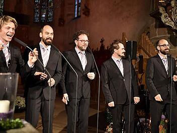 Die Sänger David Lugert, Mateusz Phouthavong, Heiko Benjes, Bastian Hupfer und Jörg Schwarzmanns (von links) begeisterten die Zuhörer bei ihrem Auftritt in der Marienkirche in Königsberg.  Foto: Gerold Snater