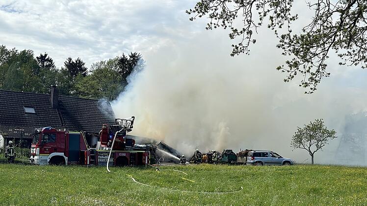 Altdorf: Explosion mit "Flammenball" - Feuerwehr erlebt böse Überraschung