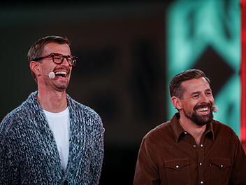 Joko Winterscheidt (l-r) und Klaas Heufer-Umlauf