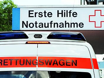 Notaufnahme Krankenhaus Krankenwagen Rettungswagen