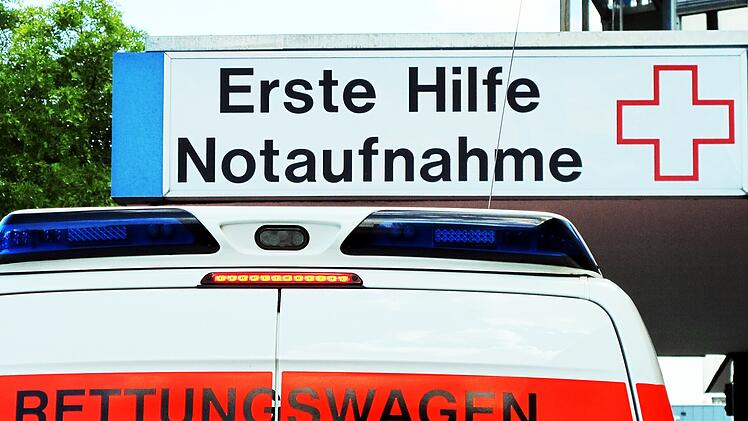 Notaufnahme Krankenhaus Krankenwagen Rettungswagen