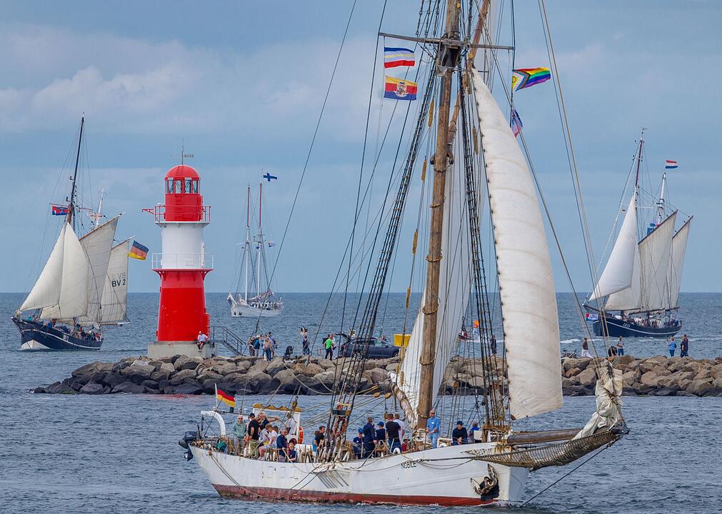 Auftakt der 35. Hanse Sail