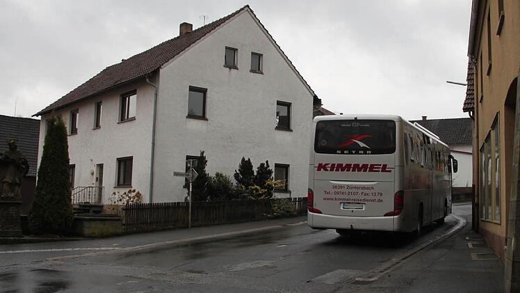 Deshalb wird das Gölleschanze-Haus (links) auch abgerissen. Foto: Ulrike Müller