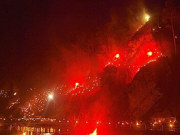 Bengalische Feuer in Nankendorf Foto: Thomas Weichert