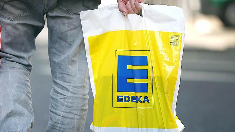 Für die Meinung älterer Kunden scheint sich die Edeka-Gruppe nicht zu interessieren. Einen 83-Jährigen aus dem Kreis Schweinfurt ärgert das gewaltig. Symbolbild, Foto: Oliver Berg, dpa