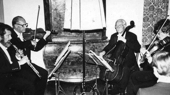 Glanzvolle Zeiten: Einst spielten sogar Mitglieder der Bamberger Symphoniker im Schloss Ebelsbach. Daran ist heute nicht mehr zu denken.