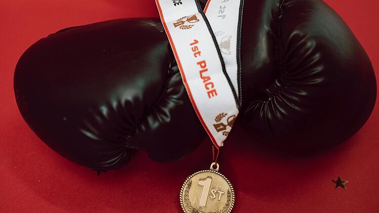 Fürth: Elfjähriger gewinnt bei WM-Finale Goldmedaille im Thai-Boxen