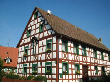 Hetzles im Landkreis Forchheim z&auml;hlt laut unseren Lesern mit seinen Fachwerkh&auml;usern zu einem der sch&ouml;nsten D&ouml;rfern Frankens.