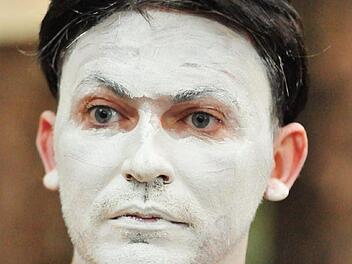 IEs wird eng für Matthias Mangiapane in Folge 14 des Dschungelcamps.Foto: MG RTL D