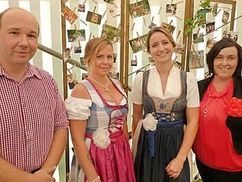 Der engere Vorstand im Jubiläumsjahr (von links): Schriftführer Albert Sixt, Zweite Vorsitzende Daniela Brüger, Vorsitzende Pia Dohles, Kassiererin Maria Schramm  Foto: Lothar Weidner