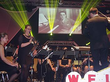 Anna Ringlstetter begeisterte mit ihrem Klarinetten-Solo zu "Rhapsody in Blue" von George Gershwin. Foto: Heike Schülein