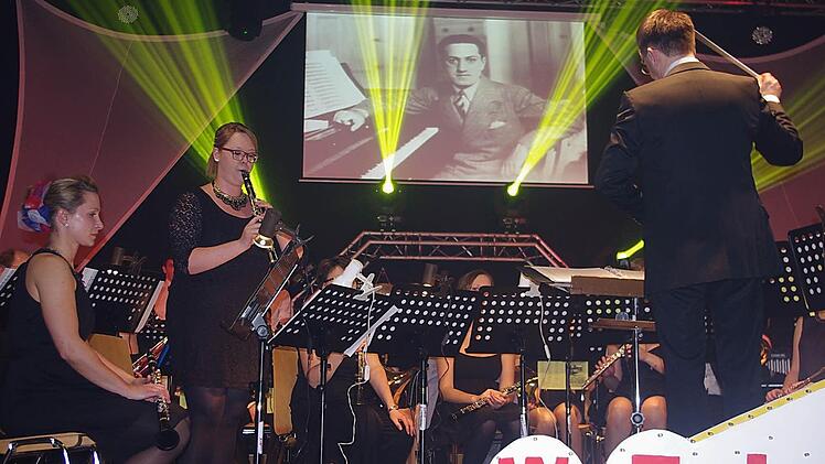 Anna Ringlstetter begeisterte mit ihrem Klarinetten-Solo zu "Rhapsody in Blue" von George Gershwin. Foto: Heike Schülein