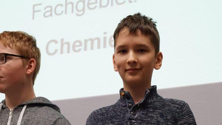 Maxim Vogel und Gabriel Poesdorf belegten den 3. Platz in der Kategorie "Chemie" mit ihrem Projekt, Tinte nat&uuml;rlich herzustellen.Pascale Ferry