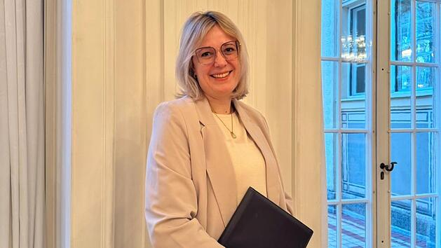 Bad Kissinger Traurednerin erlebt Schock-Moment bei Netflix-Dreh