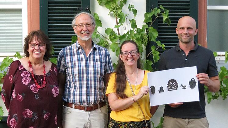 Renate Kröckel (Leiterin der Kindertageseinrichtung "Haus für Kinder"), Bürgermeister Peter Bergel, Museumsleiterin Martina Wilm-Kiesel und Benjamin Spies "Museum für Franken" in Würzburg freuen sich über die Kooperation. Foto: Doris Bauer