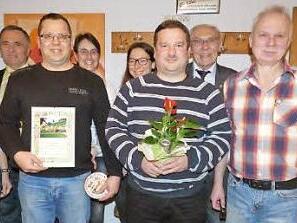 Die schönsten Einzelanwesen wurden ausgezeichnet. Im Bild (von links) Vorsitzende Annette Partenfelder, Kreisvorsitzender Günter Reif, Roland Limmer, Jenny Köstner, Elisabeth Schmitt, Marco Ruppert, Stadtrat Horst Zahr, Winfried Pistor und Karlheinz Partenfelder Foto: privat