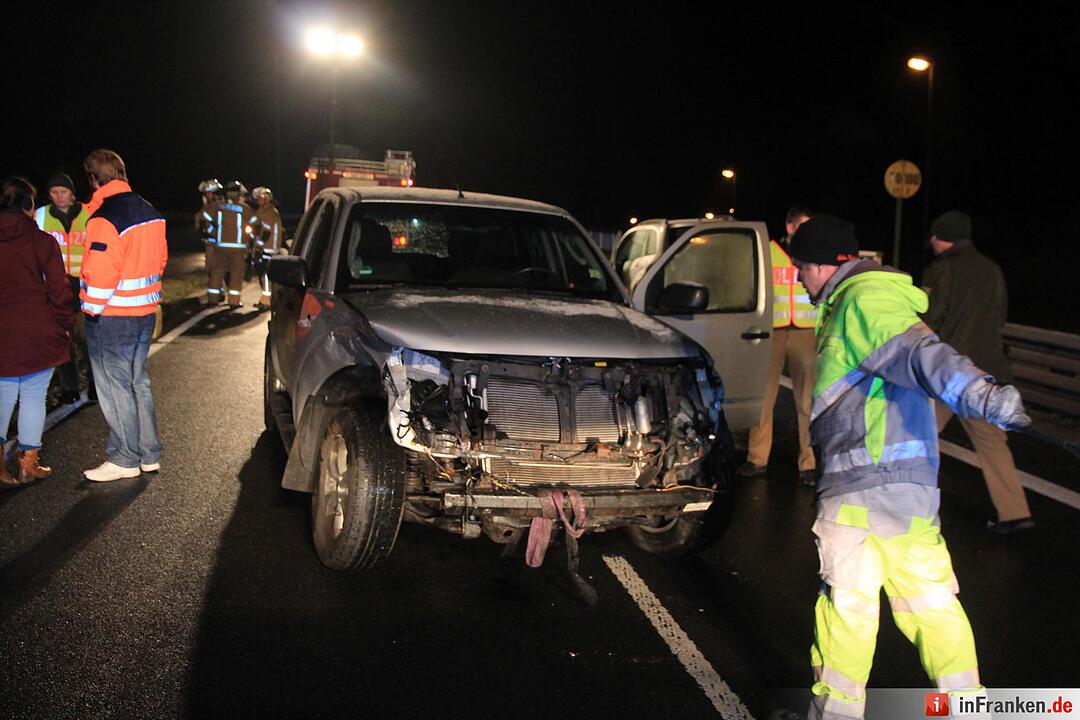 Glatteis führt zur Kollision im Gegenverkehr – Beide Fahrer zum Glück nur leicht verletzt