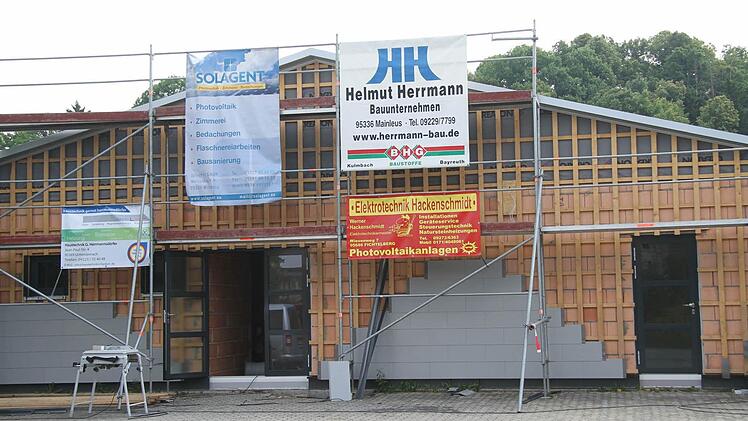 Von außen nimmt der Schützenhausneubau Gestalt an. Fotos: Sonja Adam