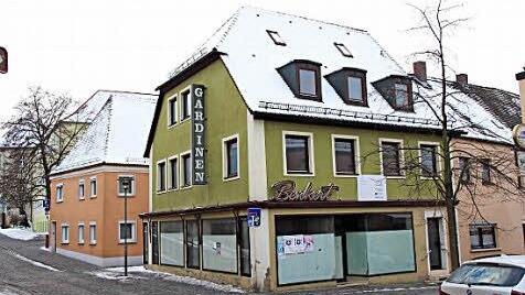 In dem ehemaligen Textilhaus Benkert am Höchstadter Schlossberg wird mit Fördergeldern ein Café eingerichtet. Foto: Andreas Dorsch