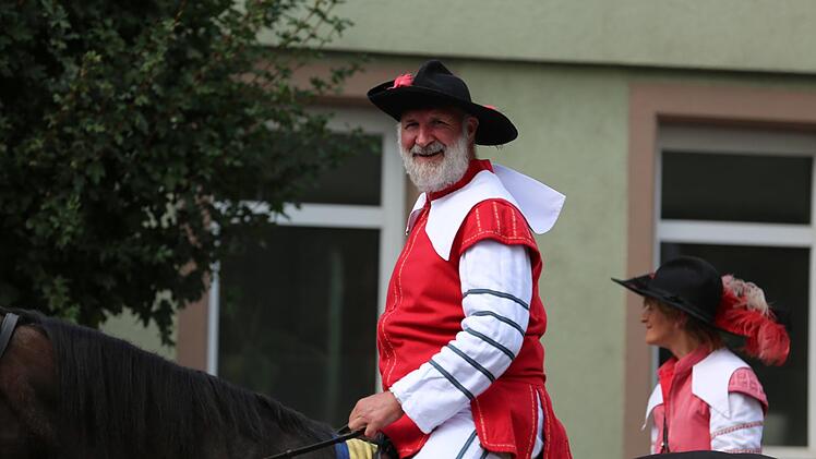 Elmar Wiener auf dem Weg zum Umzug Thomas Malz