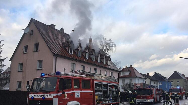 In Kronach ist es am Sonntagnachmittag zu einem Dachstuhlbrand gekommen. Foto: Stefan Wicklein