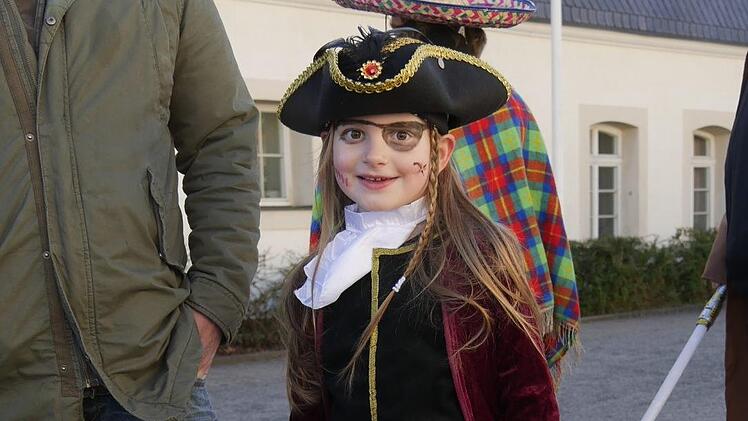 Wildenheid in Narrenhand - Impressionen vom Faschingsumzug im Neustadt Stadtteil. - Foto: Manja von Nida