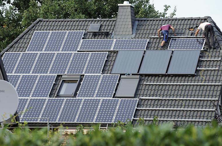 Viel weniger neue Solaranlagen auf deutschen Dächern