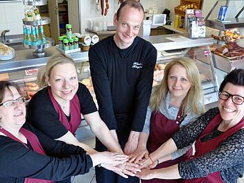 Das Dreamteam in Melanie's Metzgerlädle mit (von links) Iris Stöhr, Melanie Haut, Michael Söder, Katherina Müller und Alexandra Schmitt.