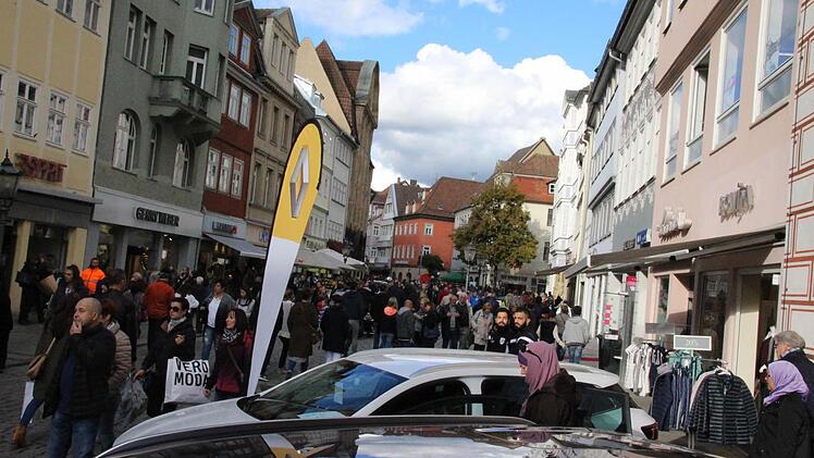 Viel Fußgängerverkehr in der Spitalgasse. Foto: Simone Bastian