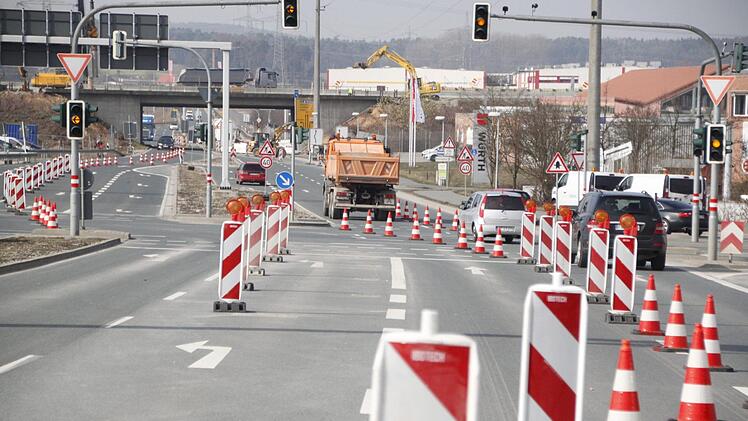 Am Kersbacher Kreuz kamen die rot-weißen Warnschilder nur eineinhalb Stunden zum Einsatz.  Foto: Andreas Schmitt