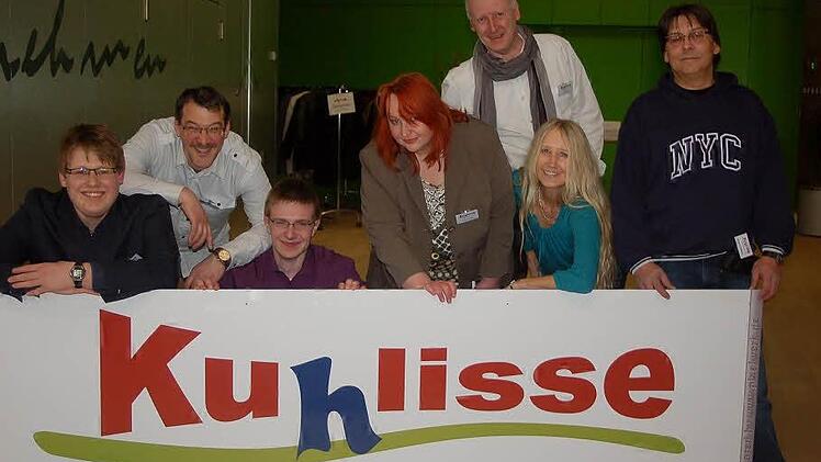 Seit zwei Jahren bereichert das Projekt "Kuhlisse" das Kulturleben der Stadt Bad Rodach (von links): Erik Rottmann, Wolfgang Wanner, Fabian Halboth, Sabine Cretella, Lars Otto,Sylvia Büttner, Thomas Büttner. Foto: Gabi Arnold