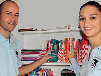 David Beyfuß und LAura Ebert helfen Schülern zu besseren Noten. Foto: Benedikt Borst