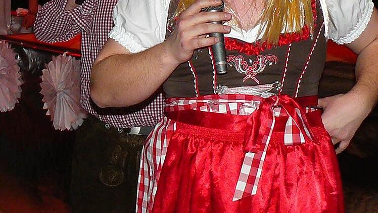 Das Duo Marianne und Michael (Christian Schütz und Jannik Tempel) Foto: Klaus-Peter Wulf