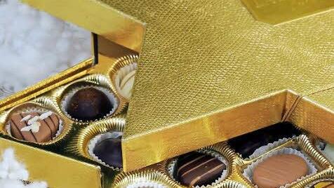Im Winter sind schokoladige Geschenke stärker nachgefragt als zur warmen Jahreszeit.  Foto: Confiserie Lauenstein