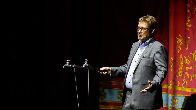 Fuchs-Varietégala 2017: Moderator Desimo. Foto: Matthias Hoch