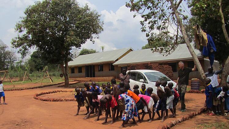 Die Schüler am Start eines Wettrennens  Foto: privat