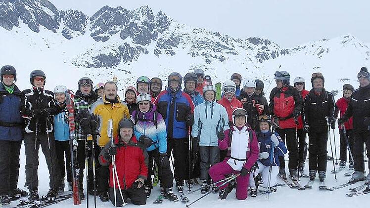 Die Kulmbacher Naturfreunde vergn&uuml;gten sich eine Woche lang auf den Skipisten im Dreil&auml;ndereck &Ouml;sterreich/Schweiz/Italien rund um Pfunds im Oberinntal. Foto: privat