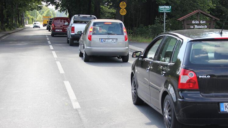 Der Verkehr staut sich Richtung Reitsch zurück.