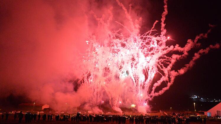Die Nacht in rotes Licht getaucht