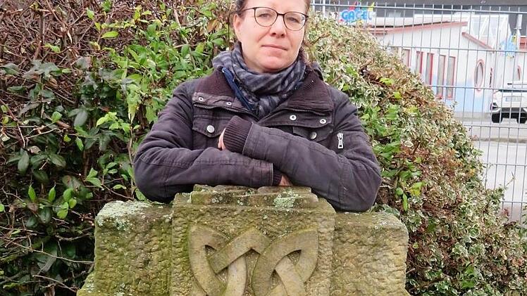 Diana Kerners Meisterstück ist aus Seeberger Sandstein und 109 cm hoch. Die beginnenden Verwitterungserscheinungen verleihen ihm etwas Mystisches.Monika Schütz