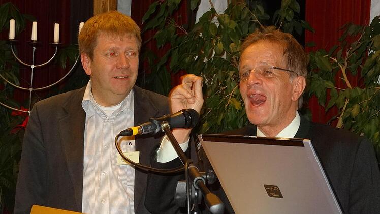 Fritz Schroth, initiiert seit 20 Jahren die Tagung zum ländlichen Raum. Voller Leidenschaft kämpft er für die Region. Mit im Bild Jürgen Eisentraut (links) vom Amt für ländliche Entwicklung. Foto: Marion Eckert