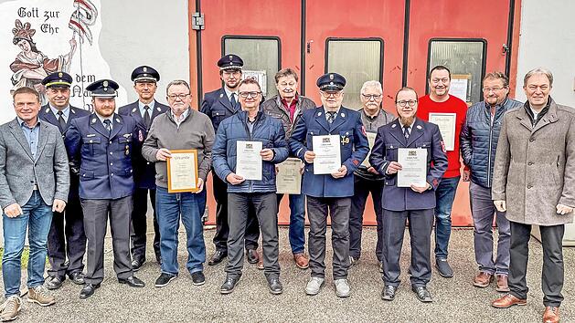 Die Wickendorfer Feuerwehr hat langj&auml;hrige Aktive geehrt.
