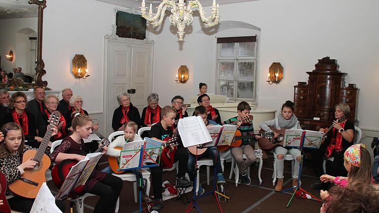 Beim Weihnachtsmarkt in Mitwitz. Foto: Herbert Fischer