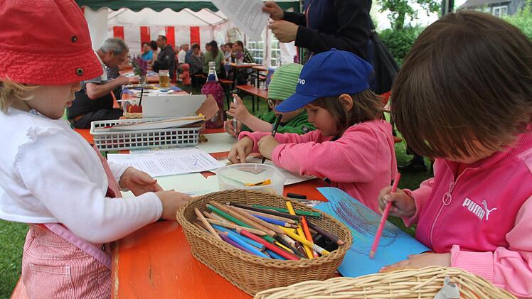 Malen gehörte auch zum Unterhaltungsprogramm.