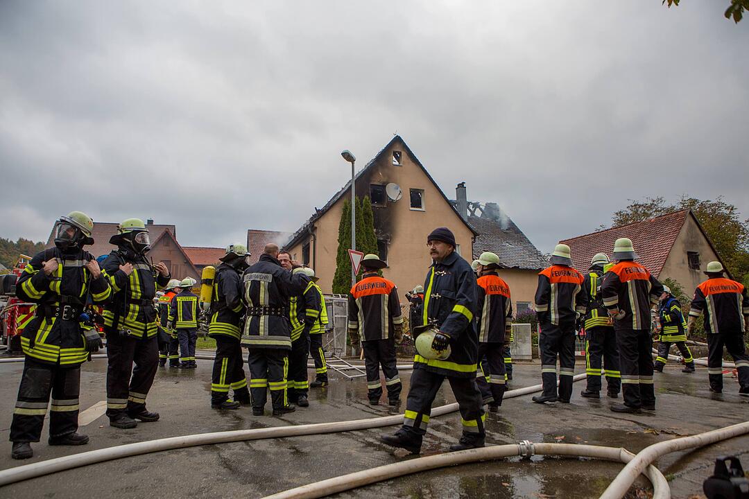 Wohnhausbrand bei Altdorf fordert Feuerwehr