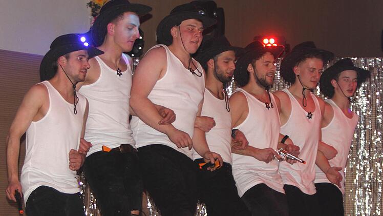 Die "Neubrunner Fußballer" zeigten, dass sie auch tanzen können.